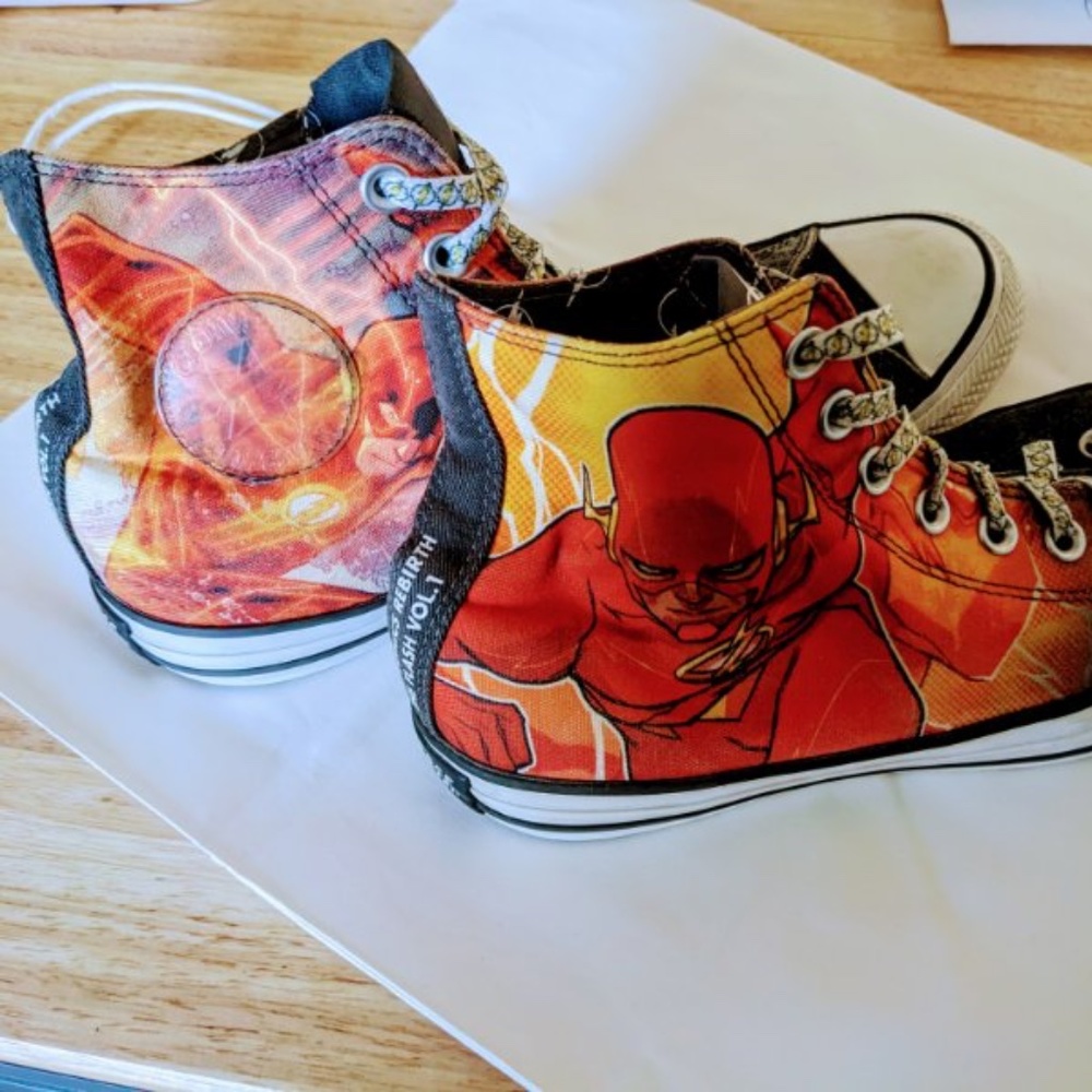 Converse all star dc comics rebirth The Flash Volume 1.
